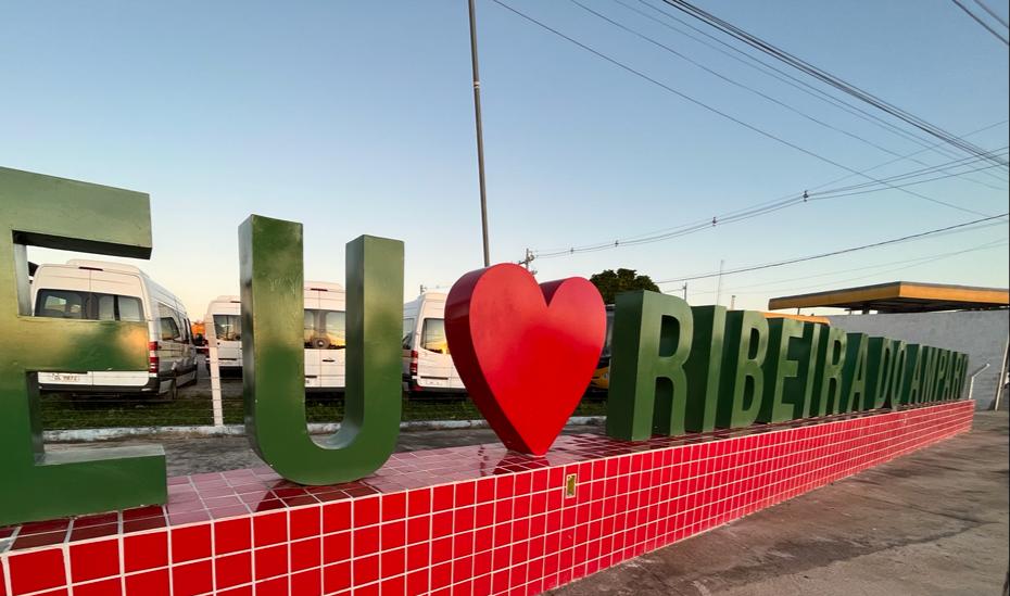 CAOS NA ADMINISTRAÇÃO PÚBLICA SUSPENDE AULAS E SERVIÇOS ESSENCIAIS EM RIBEIRA DO AMPARO-BA